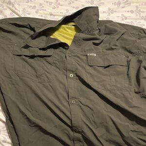 Columbia Olive Green Button-Up Shirt